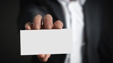 フリーランスエンジニアに名刺は必要?含めるべき内容や名刺の作成方法とは?