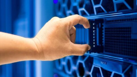 未経験でもインフラエンジニアに転職しやすい理由と転職成功のポイントとは?