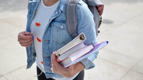 大学生フリーランスエンジニアが案件を獲得する方法とは?案件と月収の例、注意点も解説